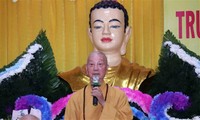 ベトナム仏教徒、釈迦の誕生を祝う
