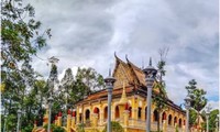 チャビン省の有名な遺跡・オン・メット寺