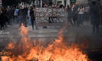 フランス 年金改革反対デモ隊 ルーブル美術館封鎖 終日閉館に