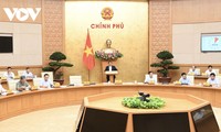 チン首相、政府の4月月例会議を主催