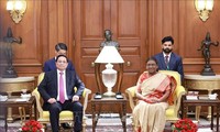 チン首相、インド大統領と会見