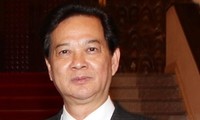 PM Vietnam  Nguyen Tan Dung tiba di Republik Korea untuk menghadiri KTT Keamanan Nuklir 