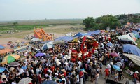 Ciri-ciri khas festival Giong desa Phu Dong