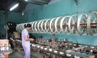 Weaving looms revive in Ma Chau village
