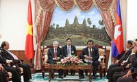 Party leader calls for further strengthened ties with Cambodia
