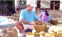 Lu Cam-famous pottery village