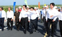 Prime Minister Nguyen Tan Dung visits Ca Mau Urea Plant