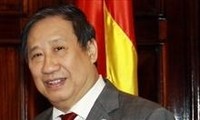 Former Vietnamese Deputy PM and FM presented “Sunrise” order