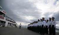 海军第四区代表赴长沙群岛南谒岛拜年
