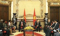 安哥拉副总统费尔南多结束访越