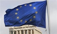 欧元区财长批准第二轮希腊救助计划