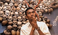 柬埔寨红审理色高棉特别法庭决定将康克由列为证人