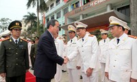 越南继续加强国防外交活动