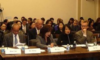 美国众议院外交事务委员会通过越南人权法案是不公正的做法