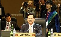 阮晋勇在核安全峰会上发表讲话并会见各国领导人