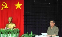 总结越共中央政治局关于订阅党报的11号指示落实情况