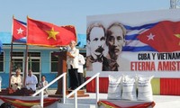 阮富仲在古巴高级党校发表重要演讲