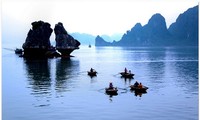 越南下龙湾被评为亚洲五个热带天堂之一