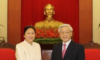 阮富仲、张晋创、阮晋勇先后会见老挝国会主席巴妮