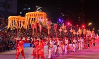 2012年下龙狂欢节举行