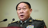 中国国防部长梁光烈对美国进行正式访问