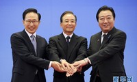 中日韩领导人会议强调三国合作