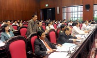 越南13届国会3次会议讨论社会经济发展计划和财政预算执行情况