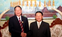 越南橙剂受害者协会代表团访问老挝