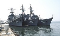 日本海上自卫队三艘训练舰访问菲律宾
