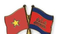 越柬领导人互致贺电
