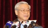 越共中央政治局就全国四个地区社会经济发展情况召开会议