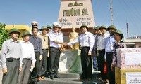 胡志明市向长沙渔民捐赠220亿越盾
