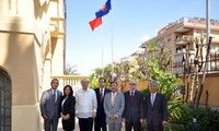 越南驻意大利大使馆举行东盟旗升旗仪式