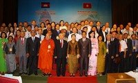 越柬两国友好组织举行第三次越柬人民合作友好见面会
