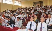 “在信息技术背景下全面根本革新越南教育”研讨会在河内举行