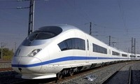 联接中国与东盟的国际铁路大通道全线铺通