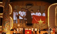 越南队在亚太大学生机器人大赛中获得亚军