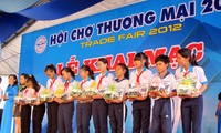  2012年国际贸易博览会在芹苴市开幕