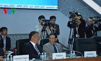 第19届亚太经合组织财政部长会议及越南代表团的活动