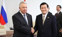 张晋创会见俄总统驻远东联邦区全权代表伊沙耶夫