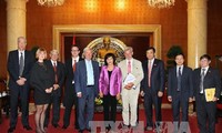 丹麦议会代表团访问越南