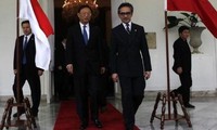 中国与东盟各国加强合作关系