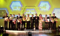 越南全国各地举行活动，纪念越南企业家日