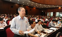 越南13届国会4次会议就一些重要法律修正草案进行讨论