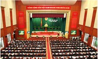 越南13届国会4次会议讨论任职人员信任投票问题