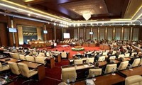 利比亚国民议会通过内阁名单后会场外传出枪声