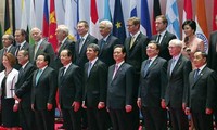 阮晋勇出席第九届亚欧首脑会议的多场重要会议