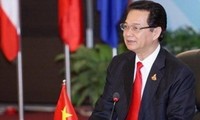 阮晋勇总理出席第21届东盟峰会系列会议