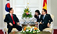 阮晋勇会见马来西亚总理纳吉布和韩国总统李明博