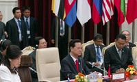 阮晋勇总理在多场领导人会议上发表讲话